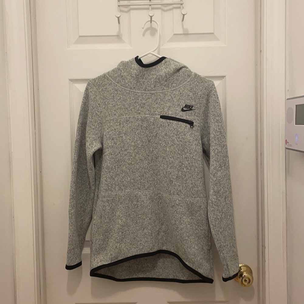 nike women’s sweatshirt